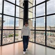 Ciao, mi chiamo Diego Manfredi.
Ho 21 anni, ho il diploma dell’ITE Melloni.
Sono auto munito.
